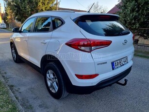 HYUNDAI TUCSON 1.7 CRDi Life GYÁRI FÉNYEZÉS-VEZ.SZERVIZ-AKÁR 1 ÉV MŰSZAKI GARANCIÁVIAL!!!!