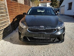 KIA CEE'D SW 1.6 CRDI Gold DCT Folyamatosan szervizelt.ülés és kormányfűtés.navi.kamera