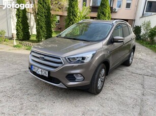 Gyönyörű Ford Kuga 4 éves Automata! kevés kilométerrel eladó