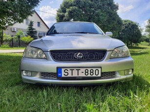 LEXUS IS 200 Sport Cross