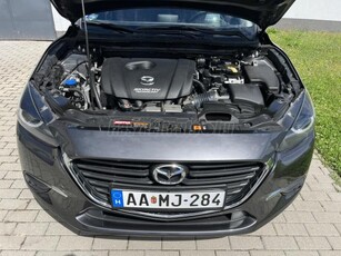 MAZDA 3 Sport 2.0 Takumi Navi/Kamera/LED/HUD/Keyless/Ülés-Kormányfűtés/18-as Alu/Sérülésmentes/Sz.könyves