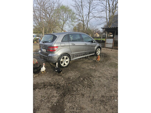 MERCEDES-BENZ B 200 2.0 CDI