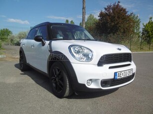 MINI COUNTRYMAN Cooper1.6 S ALL4 (Automata) Vezetett szervizkönyv