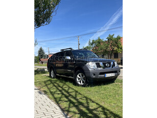 NISSAN NAVARA 4WD Double 2.5D LE (Automata)