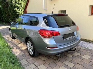 OPEL ASTRA J 1.4 T Sport Végig vezetett szervizkönyv! Teli csomag. levehető vonóhorog.sérülés mentes!!