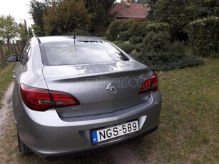 OPEL ASTRA J 1.6 Selection