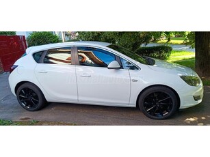 OPEL ASTRA J 1.6 T Cosmo