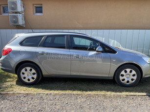 OPEL ASTRA J Sports Tourer 1.7 CDTI Selection