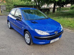 PEUGEOT 206 1.1 Look KM92000