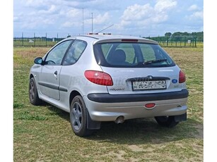 PEUGEOT 206 1.1 Presence