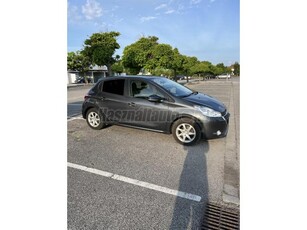 PEUGEOT 208 1.2 VTi PureTech Style