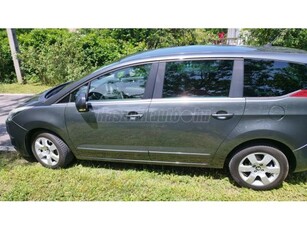 PEUGEOT 5008 1.6 HDi Active