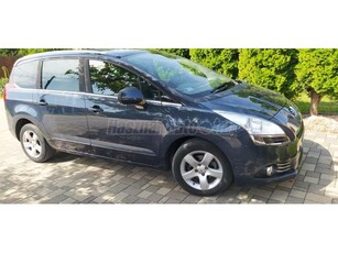 PEUGEOT 5008 1.6 HDi Style Tetőablak. 7 személyes és Mo.-i