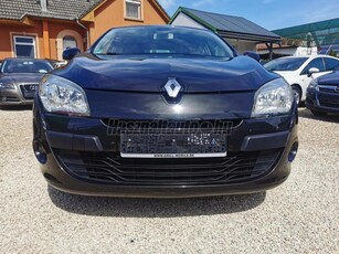 RENAULT MEGANE 1.6 Dynamique 1 tulaj. szervizkönyv.garantált km