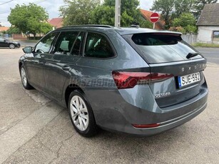 SKODA OCTAVIA Combi 2.0 TDI SCR Style DSG Megkímélt rendszeresen szervízelt Magyarországon újonnan forgalombahelyezve