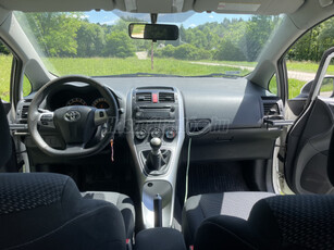 TOYOTA AURIS 1.33 Luna 2009