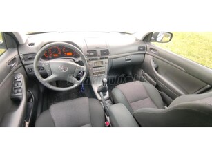 TOYOTA AVENSIS Wagon 2.0 Sol