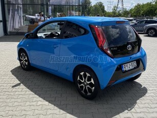 TOYOTA AYGO 1.0 x-play + style + cool&safe + connectivity