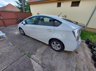 TOYOTA PRIUS 1.8 HSD(Automata)