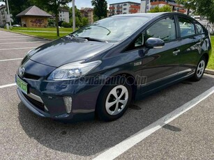 TOYOTA PRIUS PLUG-IN