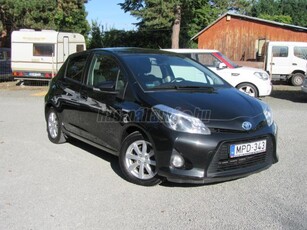 TOYOTA YARIS 1.5 HSD Eco (Automata) Magyar.Vezetett Szervízk.Benzin-Elektromos Hajtás!!!