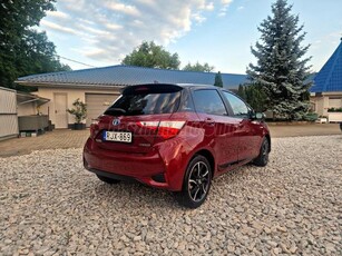 TOYOTA YARIS 1.5 VVT-i Hybrid Selection Smart Red e-CVT Magyarországi-Sérülésmentes-1tulaj-37000 km