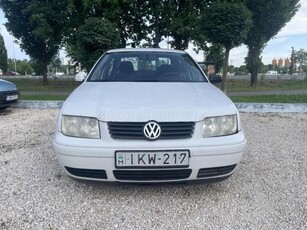 VOLKSWAGEN BORA 1.6 Comfortline