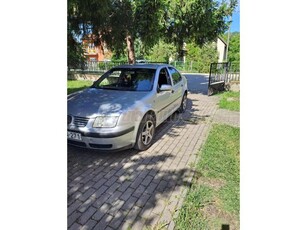 VOLKSWAGEN BORA 1.6 Highline