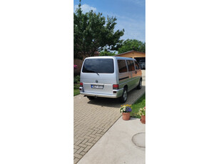 VOLKSWAGEN MULTIVAN 2.5 TDI