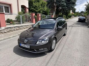 VOLKSWAGEN PASSAT VII Variant 2.0 CR TDI BMT Highline 2db gyári kulcs kevés km szervizkönyv