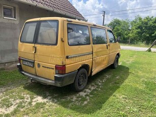 VOLKSWAGEN TRANSPORTER T4 Caravelle 2.4 (8 személyes ) 70C 2F5 8