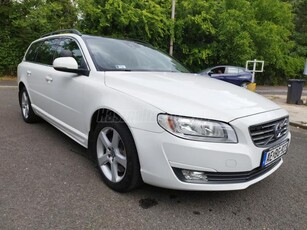 VOLVO V70 2.4 D [D4] AWD Summum Geartronic