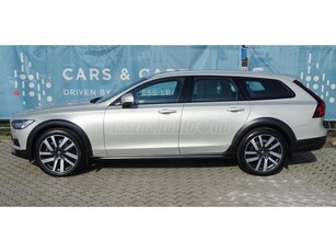 VOLVO V90 Cross Country 2.0 [B5] MHEV AWD Pro Geartronic MO-i gépjármű/Garantált km/Első tulajtól/ÁFÁ-S