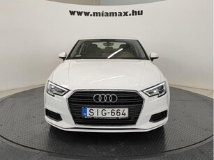 AUDI A3 Limousine 35 TFSI Basis Navi 18.825 km! márkaszervizben szervizelt. újszerű autó