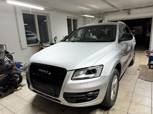 AUDI Q5 2.0 TDI DPF quattro EU5 Manuális. Alcantara bőr. S-line. Led-xenon