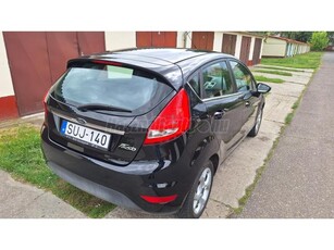 FORD FIESTA 1.25 Titanium bluetooth.+téli gumik felnivel