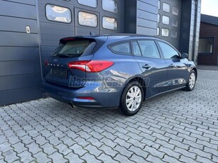 FORD FOCUS 1.5 EcoBlue Technology SZERVIZKÖNYV / ÜLÉSFŰTÉS / TEMPOMAT / KOCCANÁSGÁTLÓ