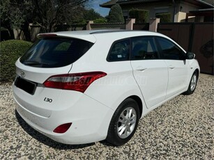 HYUNDAI I30 1.6 CRDi MP Comfort GYÁRI FÉNYEZÉS!