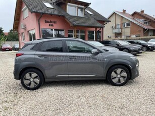 HYUNDAI KONA EV 64kWh Executive Edition MOTOROS-FŰTHETŐ-HŰTHETŐ-BŐR BELSŐ. HEAD UP DISPLAY. NAVIGÁCIÓ