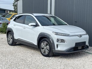 HYUNDAI KONA EV 64kWh Premium Edition HŐSZIVATTYÚ. KRELL. SÁVTARTÓ. HOLTTÉR F