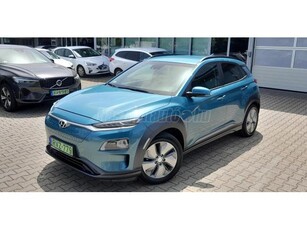 HYUNDAI KONA EV 64kWh Premium Magyarországi. Vezetett szervizkönyves!