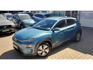 HYUNDAI KONA EV 64kWh Premium Magyarországi. Vezetett szervizkönyves!