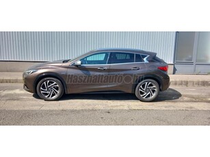 INFINITI Q30 2.2d Premium Tech Cafe Teak DCT AWD Magyar. oi!! 73500Km. Bőr elektromos ülés.ülésfüt. navi.kamera.tempómat.üvegtető