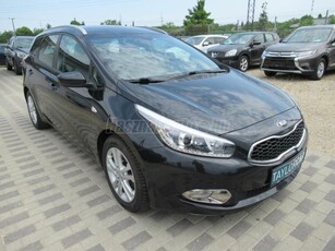 KIA CEE'D SW 1.4 CVVT LX / 131 EZER KM / SZERVIZKÖNYV / ALU / NAVI /