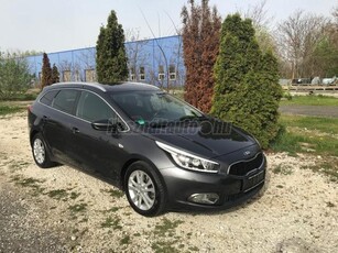 KIA CEE'D SW 1.6 CRDI Jubileum Vezetett szervizkönyves.1 év Garancia.+4db téligumi felnin