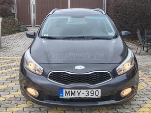 KIA CEE'D SW 1.6 CRDI LX Mo.-i!-VEZETETT SZERVÍZKÖNYV!