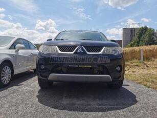 MITSUBISHI OUTLANDER 2.0 DI-D Intense Plus Navi! 7 személyes! Tolató kamera! Vonóhorog! Bör kárpit!