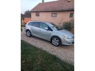 OPEL ASTRA J Sports Tourer 1.4 T Cosmo