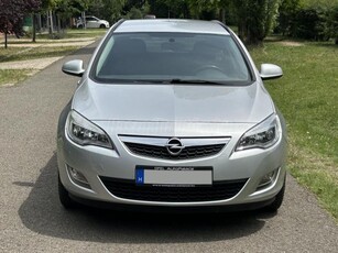 OPEL ASTRA J Sports Tourer 1.4 T Start-Stop Cosmo 181212 KM! Vezetett szervízkönyv!