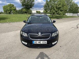 SKODA OCTAVIA Combi 2.0 CR TDI Elegance DSG Bi-xenon. elől-hátul radar. ülésfűtés. szervizkönyv